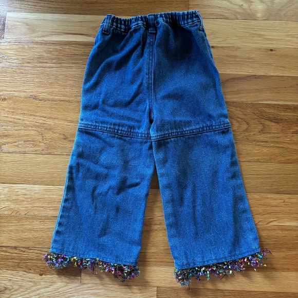 🍎 Cute Toddler Jeans with Fringe 🍎 - Picture 3 of 7